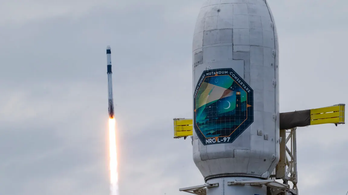 Rocket Report: SpaceX completes launch triple-header; Rocket Lab nets big contract