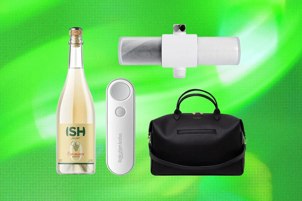 Best Gifts for Mom (2026): Digital Wall Calendars, Better Bags, Personalized Jewelry, and More