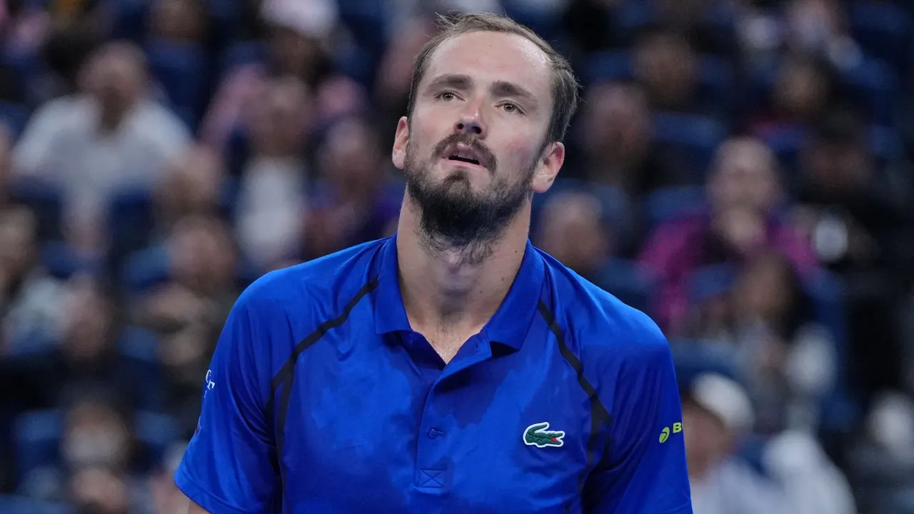 Medvedev disqualified after hitting spectator with ball during Djokovic match