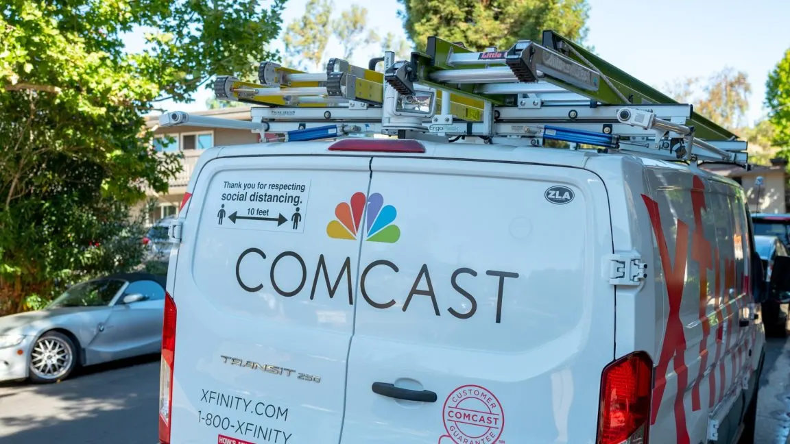 Comcast loses more customers, claims other ISPs' cheap prices are "irrational"
