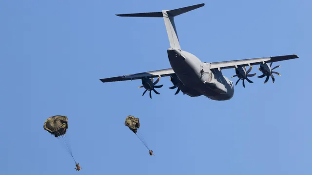 British and French paratroopers take part in major wargame in Germany