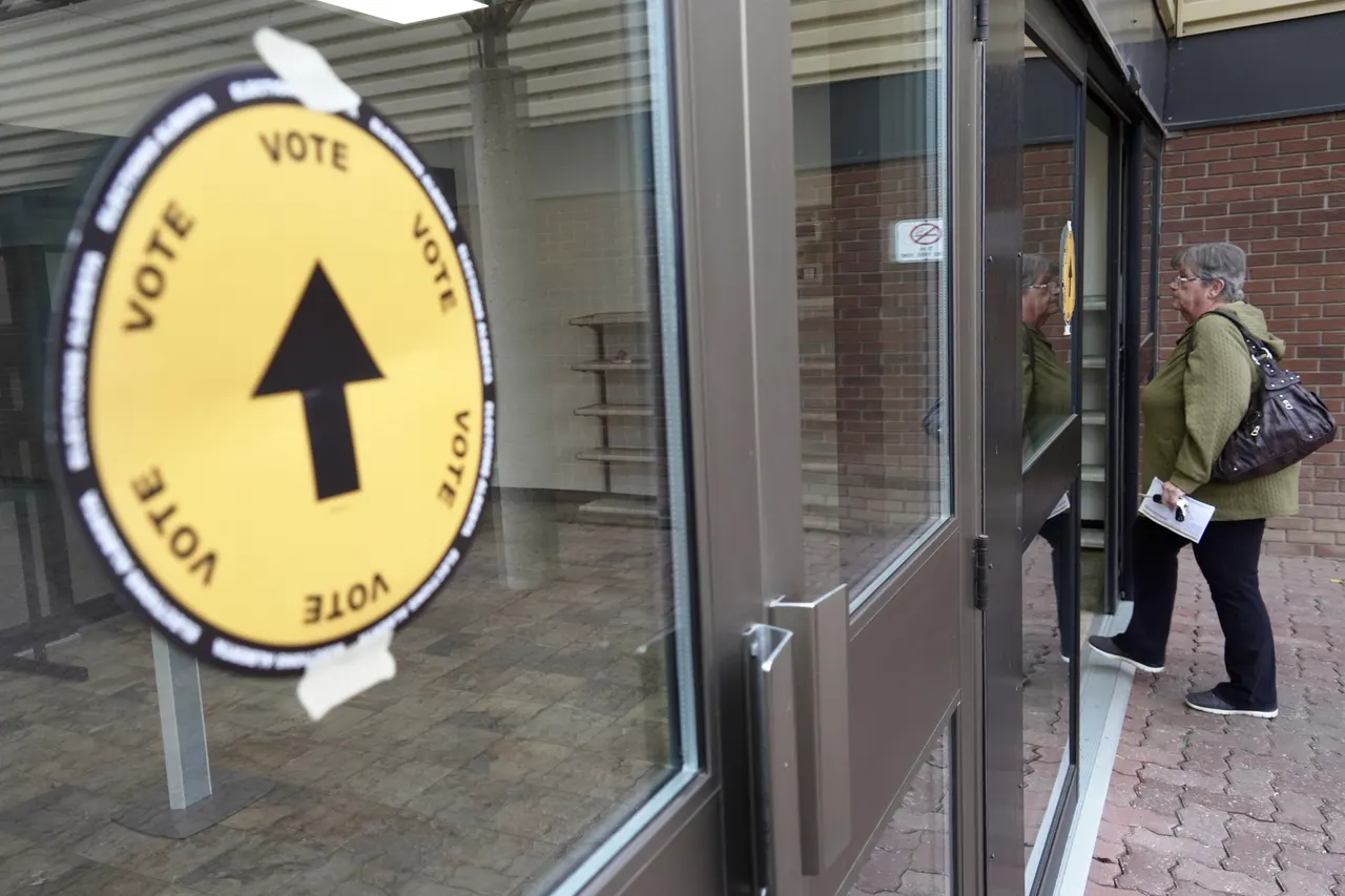 Alberta voters reject a move toward independence in referendum backing Canadian unity