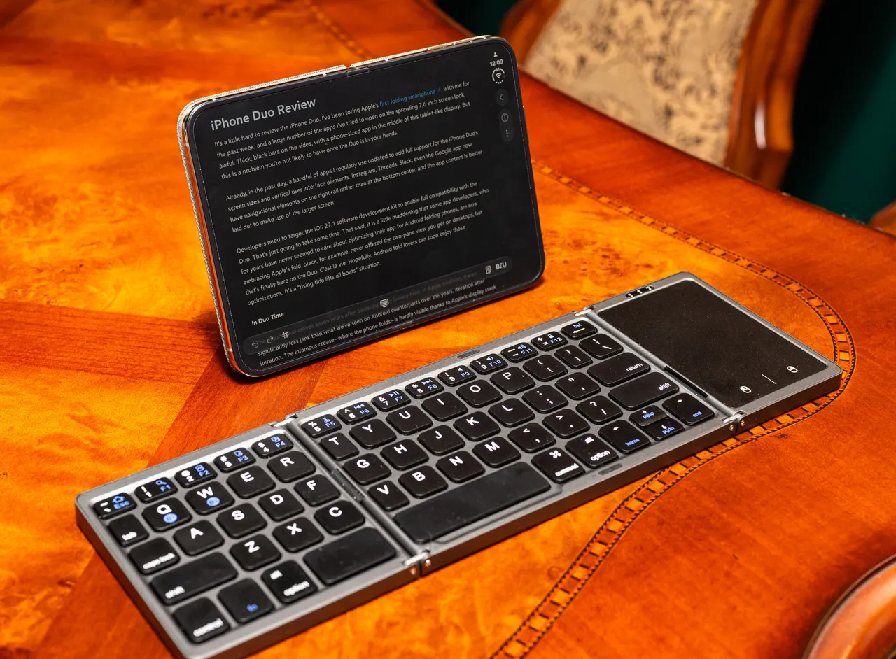 I Worked for a Whole Day Using Only the iPhone Duo. Here’s How It Went