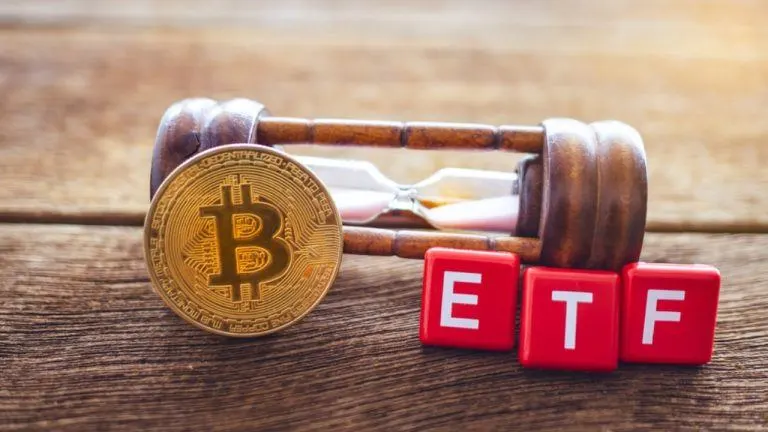 Bitcoin ETFs Add $241M as 3-Week Streak Holds Despite 90% Slowdown